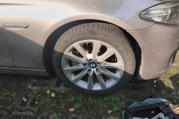 Used BMW 5 Series 2014 528Li Leading Model Right Front Wheel Hub