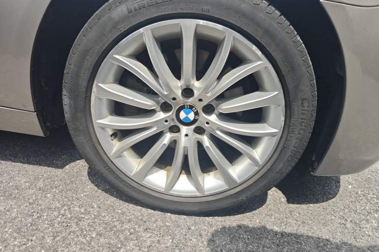 Used BMW 5 Series 2014 525Li Luxury Design Package Right Front Wheel Hub