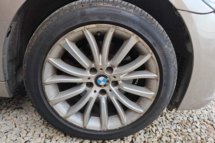 Used BMW 5 Series 2014 525Li Luxury Design Package Right Front Wheel Hub