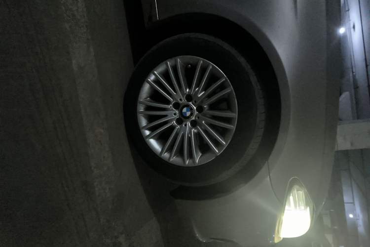Used BMW 5 Series 2014 525Li Leading Model Right Front Wheel Hub