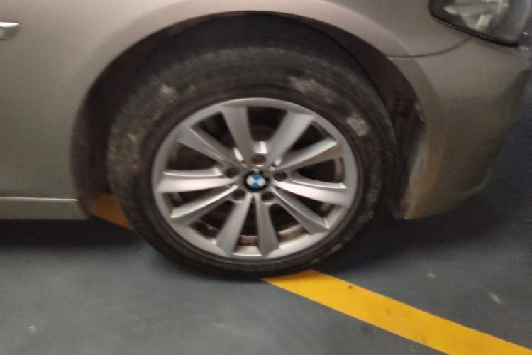 Used BMW 5 Series 2014 520Li Elegant Model Right Front Wheel Hub