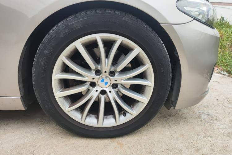 Used BMW 5 Series 2014 528Li Leading Model Right Front Wheel Hub
