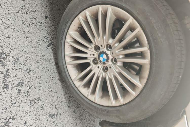Used BMW 5 Series 2014 525Li Leading Model Right Front Wheel Hub