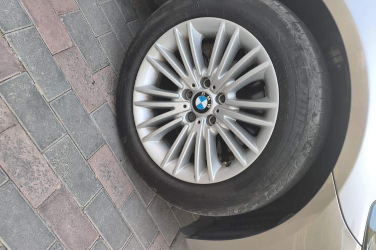 Used BMW 5 Series 2014 525Li Leading Model Right Front Wheel Hub
