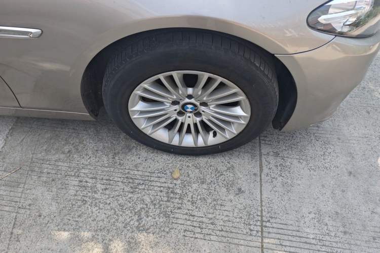 Used BMW 5 Series 2014 525Li Leading Model Right Front Wheel Hub