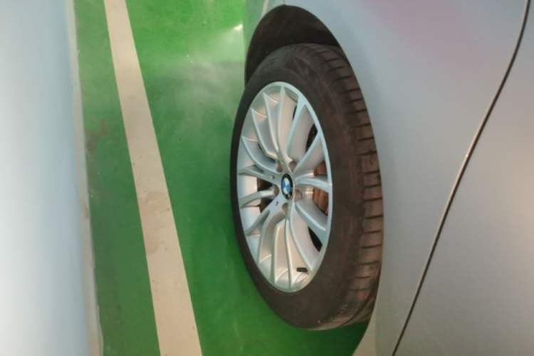 Used BMW 5 Series 2014 525Li Luxury Design Package Right Rear Wheel Hub