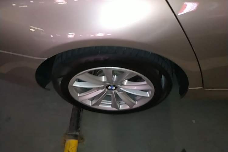 Used BMW 5 Series 2014 520Li Elegant Model Right Rear Wheel Hub