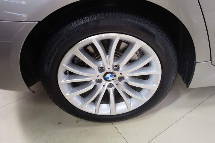 Used BMW 5 Series 2014 525Li Luxury Design Package Right Rear Wheel Hub