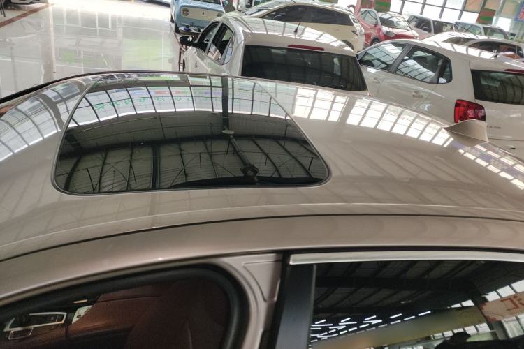 Used BMW 5 Series 2014 525Li Leading Model Roof