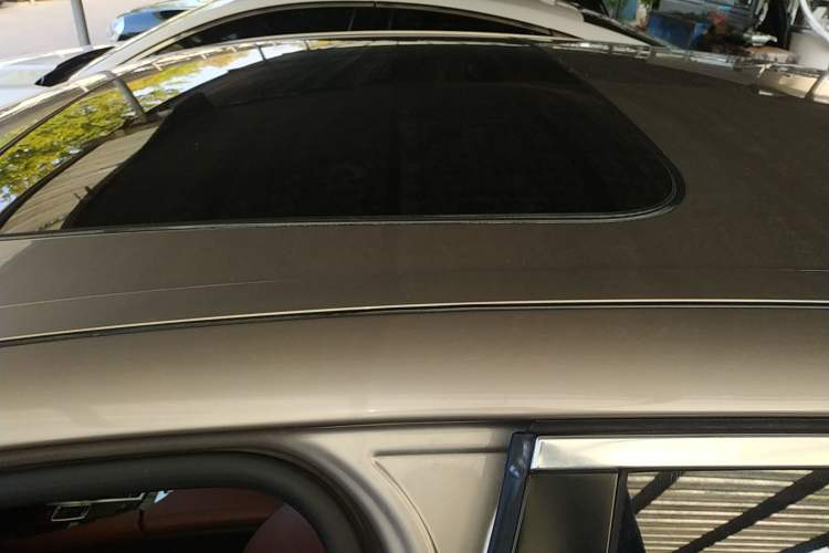 Used BMW 5 Series 2014 520Li Elegant Model Roof