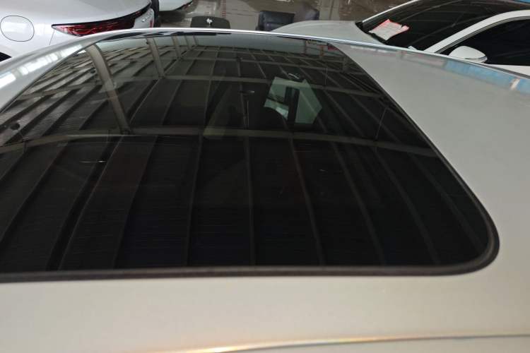 Used BMW 5 Series 2014 520Li Elegant Model Roof