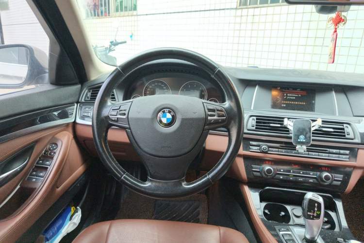 Used BMW 5 Series 2014 520Li Elegant Model Steering Wheel
