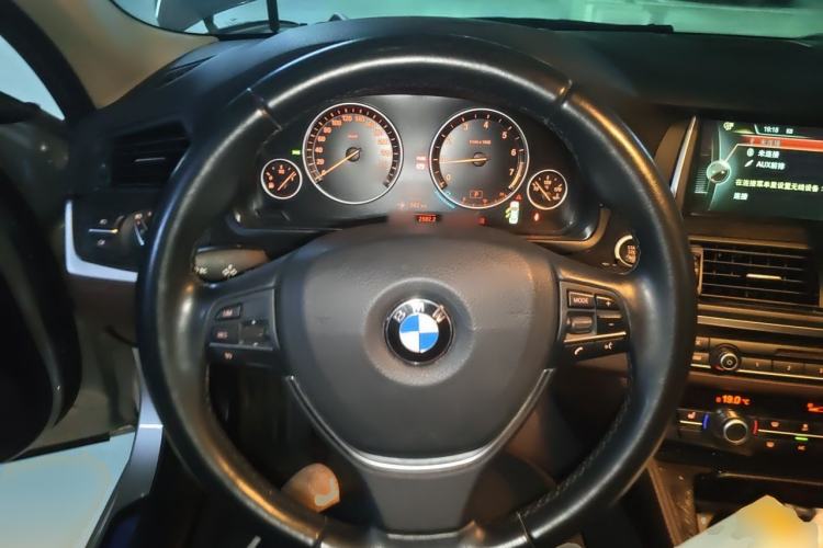 Used BMW 5 Series 2014 525Li Luxury Design Package Steering Wheel