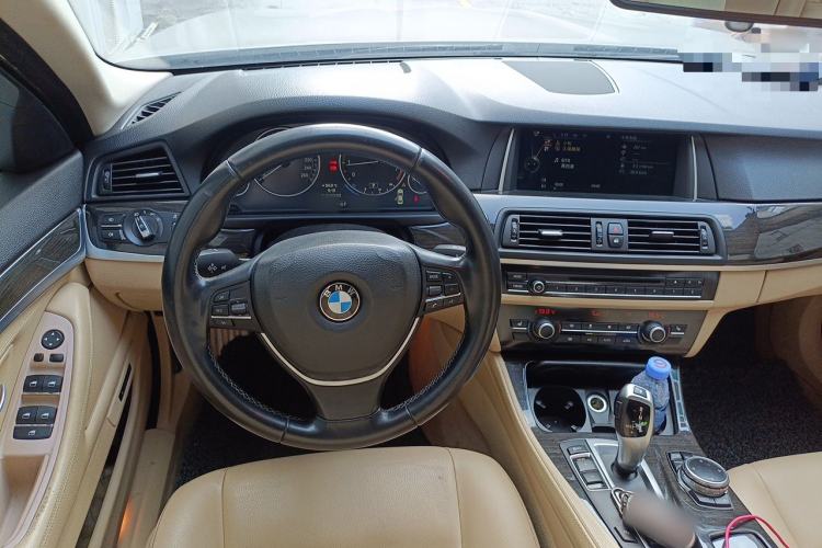 Used BMW 5 Series 2014 525Li Luxury Design Package Steering Wheel