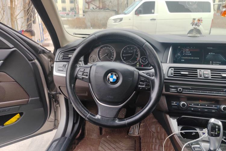 Used BMW 5 Series 2014 525Li Luxury Design Package Steering Wheel