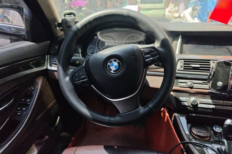 Used BMW 5 Series 2014 525Li Luxury Design Package Steering Wheel