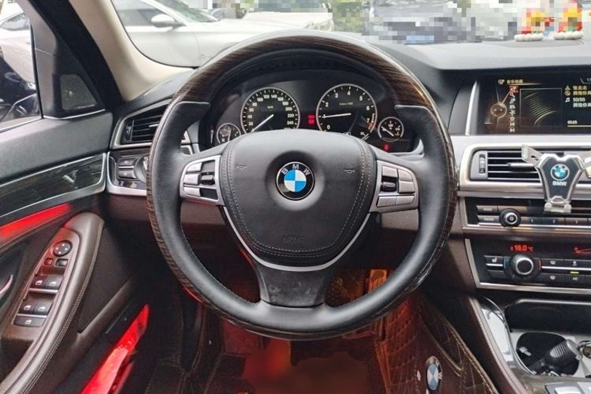 Used BMW 5 Series 2014 525Li Luxury Design Package Steering Wheel