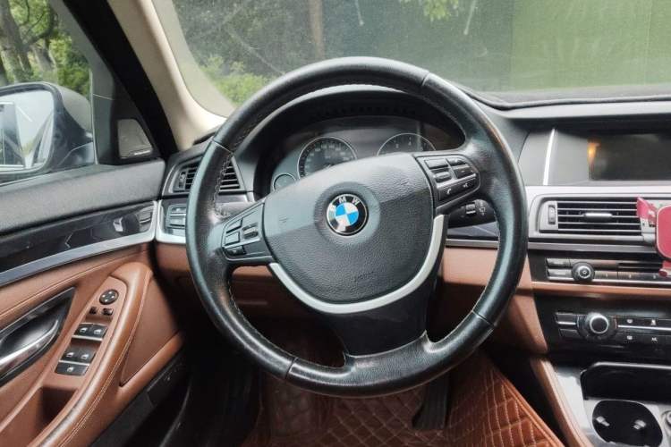 Used BMW 5 Series 2014 520Li Elegant Model Steering Wheel