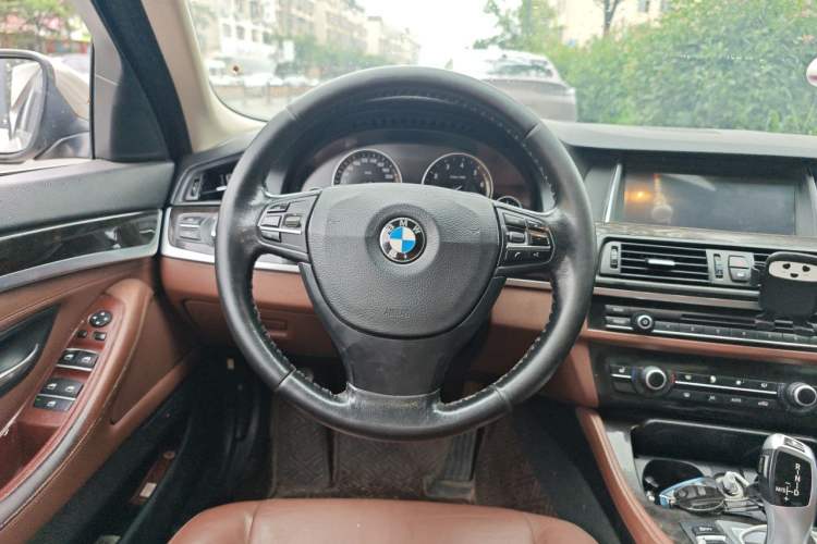 Used BMW 5 Series 2014 525Li Leading Model Steering Wheel