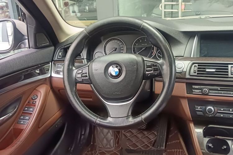Used BMW 5 Series 2014 528Li Leading Model Steering Wheel