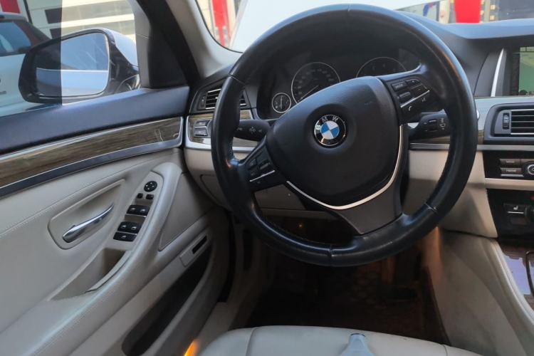 Used BMW 5 Series 2014 525Li Fashion Design Package Steering Wheel