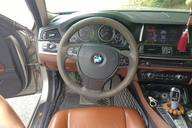Used BMW 5 Series 2014 525Li Leading Model Steering Wheel