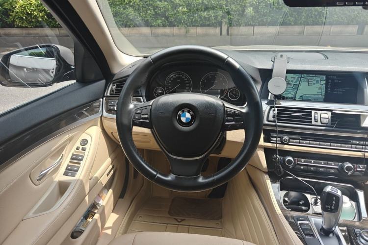 Used BMW 5 Series 2014 525Li Luxury Design Package Steering Wheel