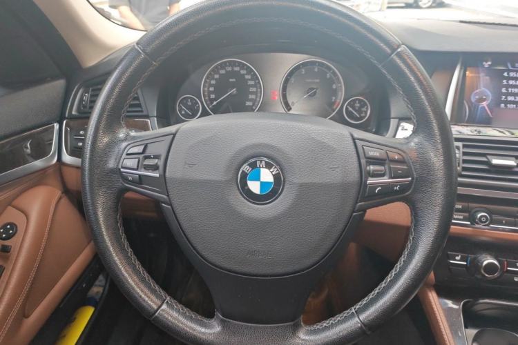 Used BMW 5 Series 2014 525Li Leading Model Steering Wheel