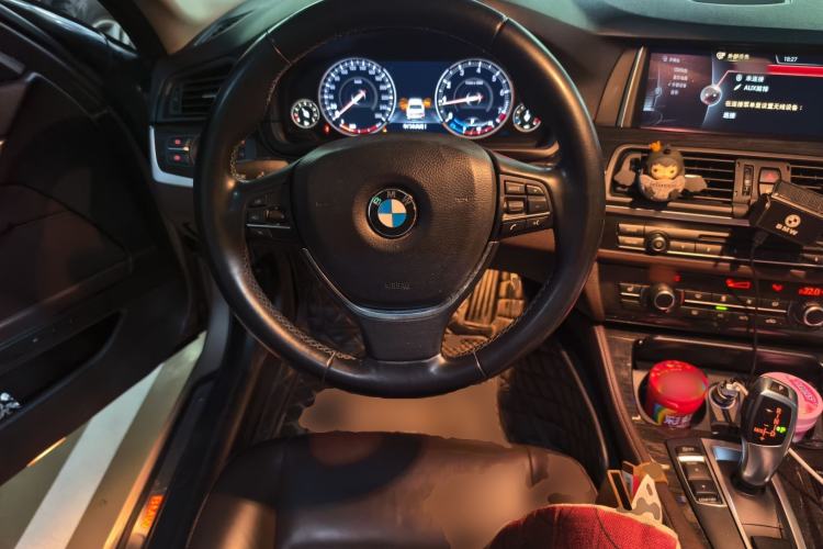 Used BMW 5 Series 2014 525Li Luxury Design Package Steering Wheel