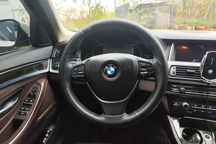 Used BMW 5 Series 2014 528Li Leading Model Steering Wheel