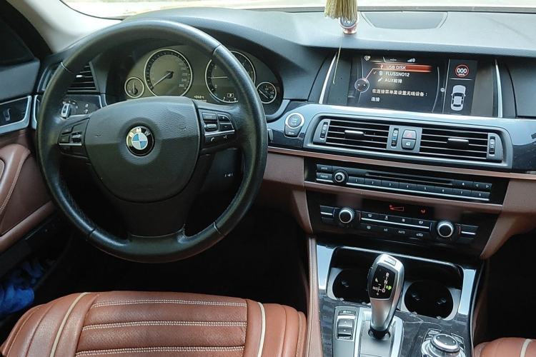 Used BMW 5 Series 2014 520Li Elegant Model Steering Wheel