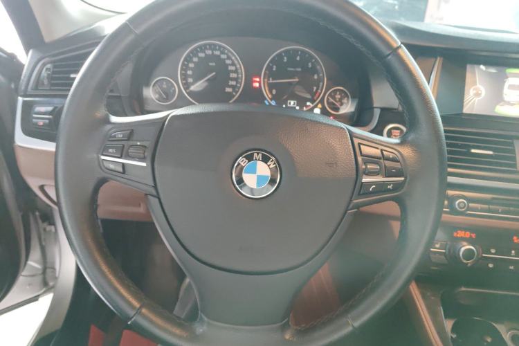 Used BMW 5 Series 2014 525Li Leading Model Steering Wheel