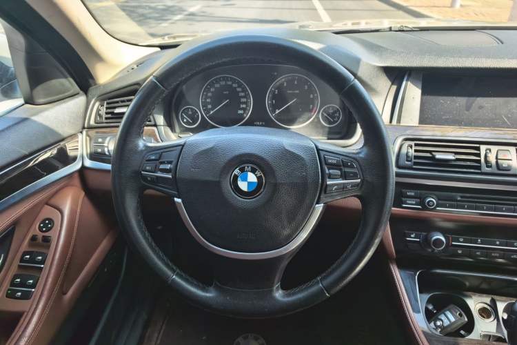 Used BMW 5 Series 2014 525Li Leading Model Steering Wheel