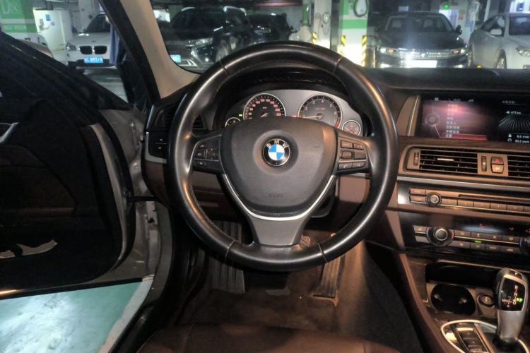 Used BMW 5 Series 2014 525Li Luxury Design Package Steering Wheel