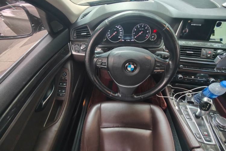 Used BMW 5 Series 2014 525Li Luxury Design Package Steering Wheel
