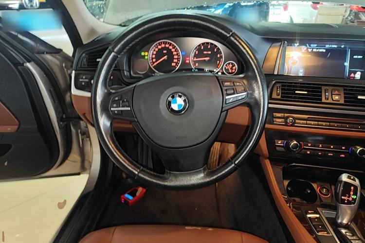 Used BMW 5 Series 2014 525Li Leading Model Steering Wheel
