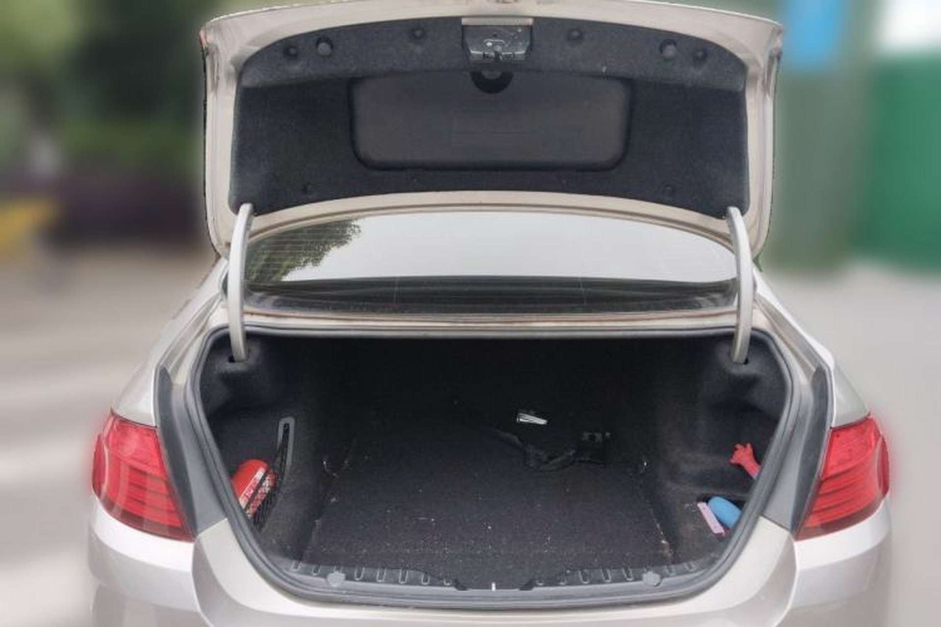 Used BMW 5 Series 2014 520Li Elegant Model Trunk