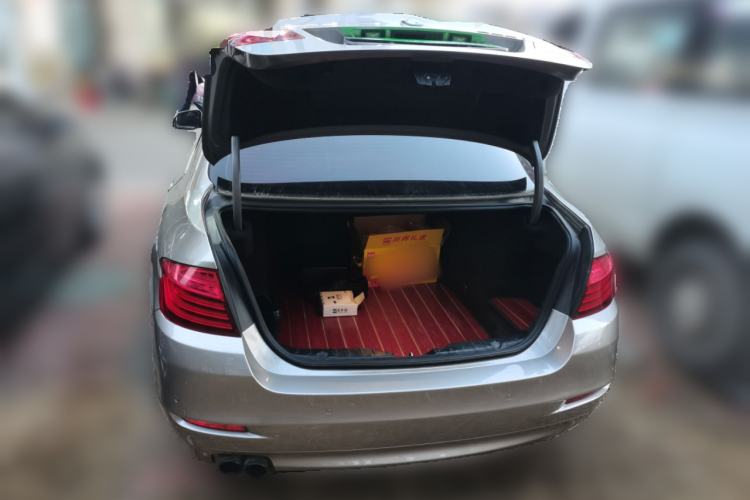 Used BMW 5 Series 2014 520i Elegant Edition Trunk