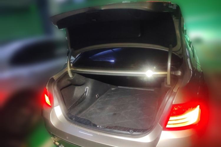 Used BMW 5 Series 2014 525Li Luxury Design Package Trunk