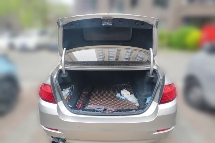Used BMW 5 Series 2014 525Li Leading Model Trunk