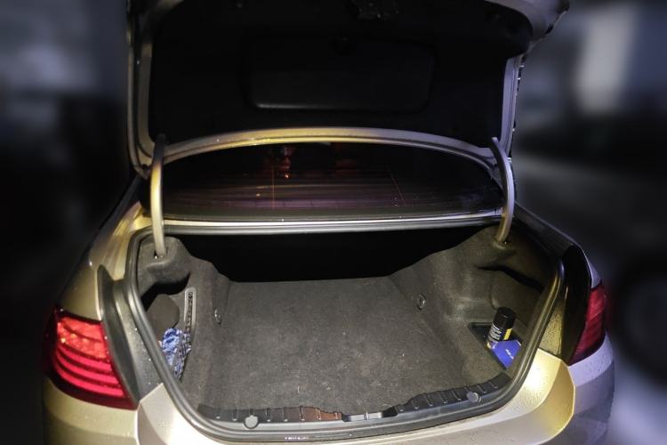 Used BMW 5 Series 2014 525Li Leading Model Trunk