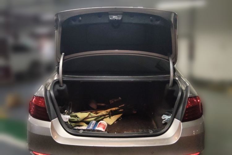 Used BMW 5 Series 2014 520Li Elegant Model Trunk