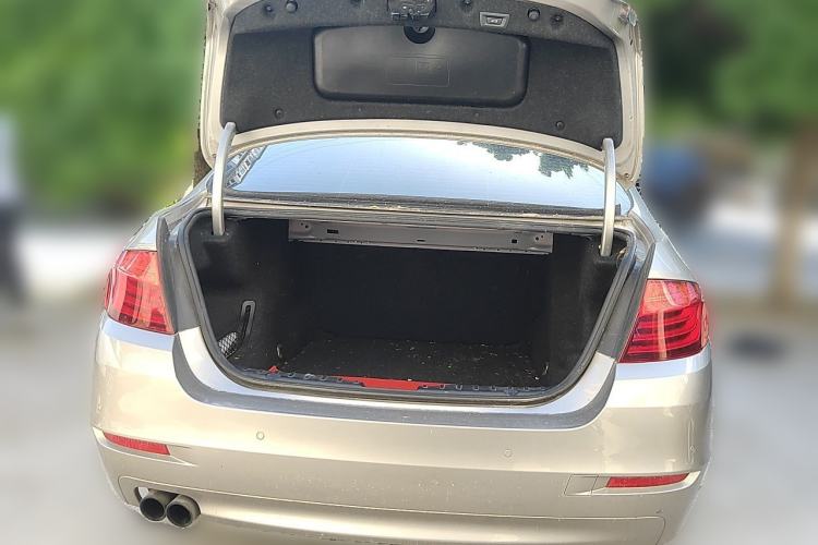 Used BMW 5 Series 2014 520Li Elegant Model Trunk