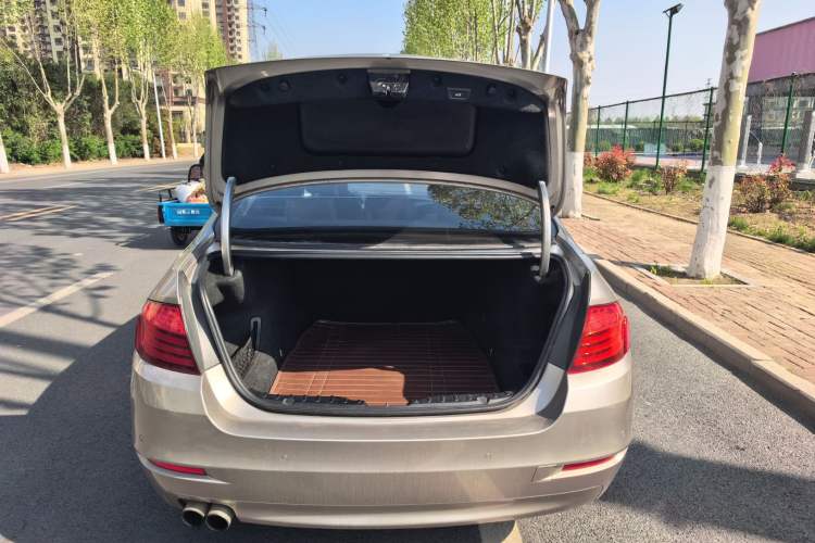 Used BMW 5 Series 2014 525Li Leading Model Trunk
