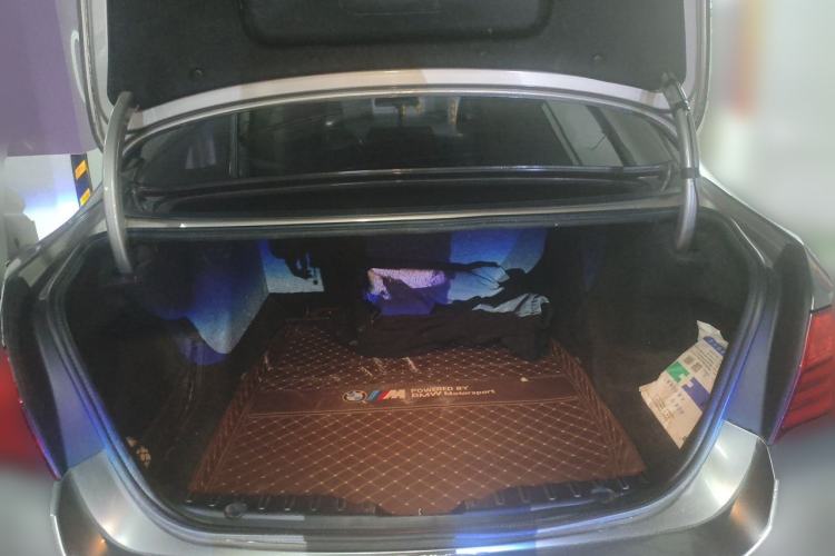 Used BMW 5 Series 2014 520Li Elegant Model Trunk