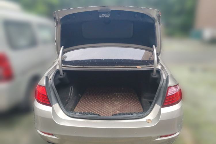 Used BMW 5 Series 2014 525Li Leading Model Trunk