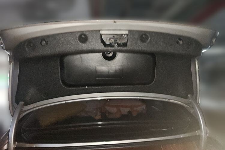 Used BMW 5 Series 2014 525Li Leading Model Trunk