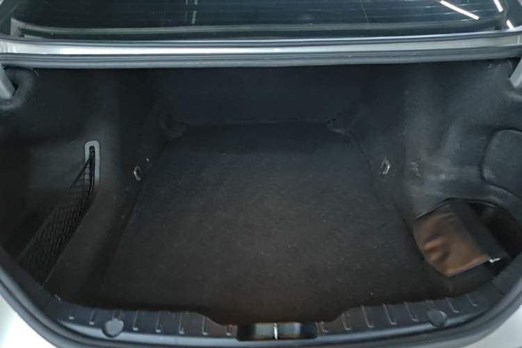 Used BMW 5 Series 2014 525Li Luxury Design Package Trunk