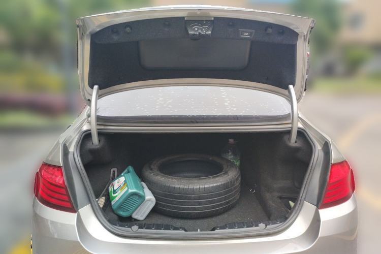 Used BMW 5 Series 2014 525Li Leading Model Trunk