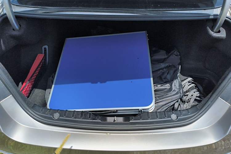 Used BMW 5 Series 2014 525Li Leading Model Trunk